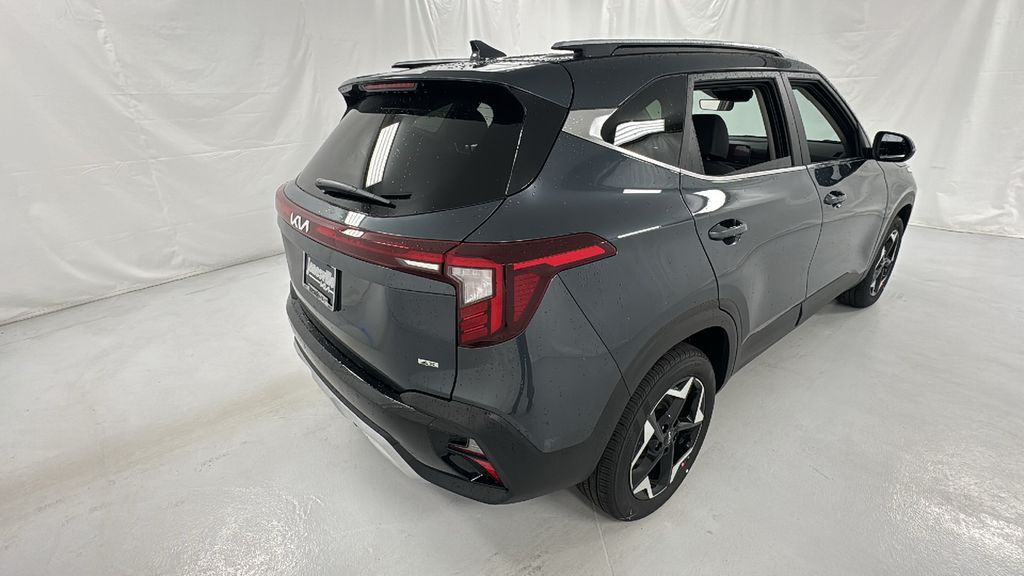 2026 Kia Seltos EX photo 2