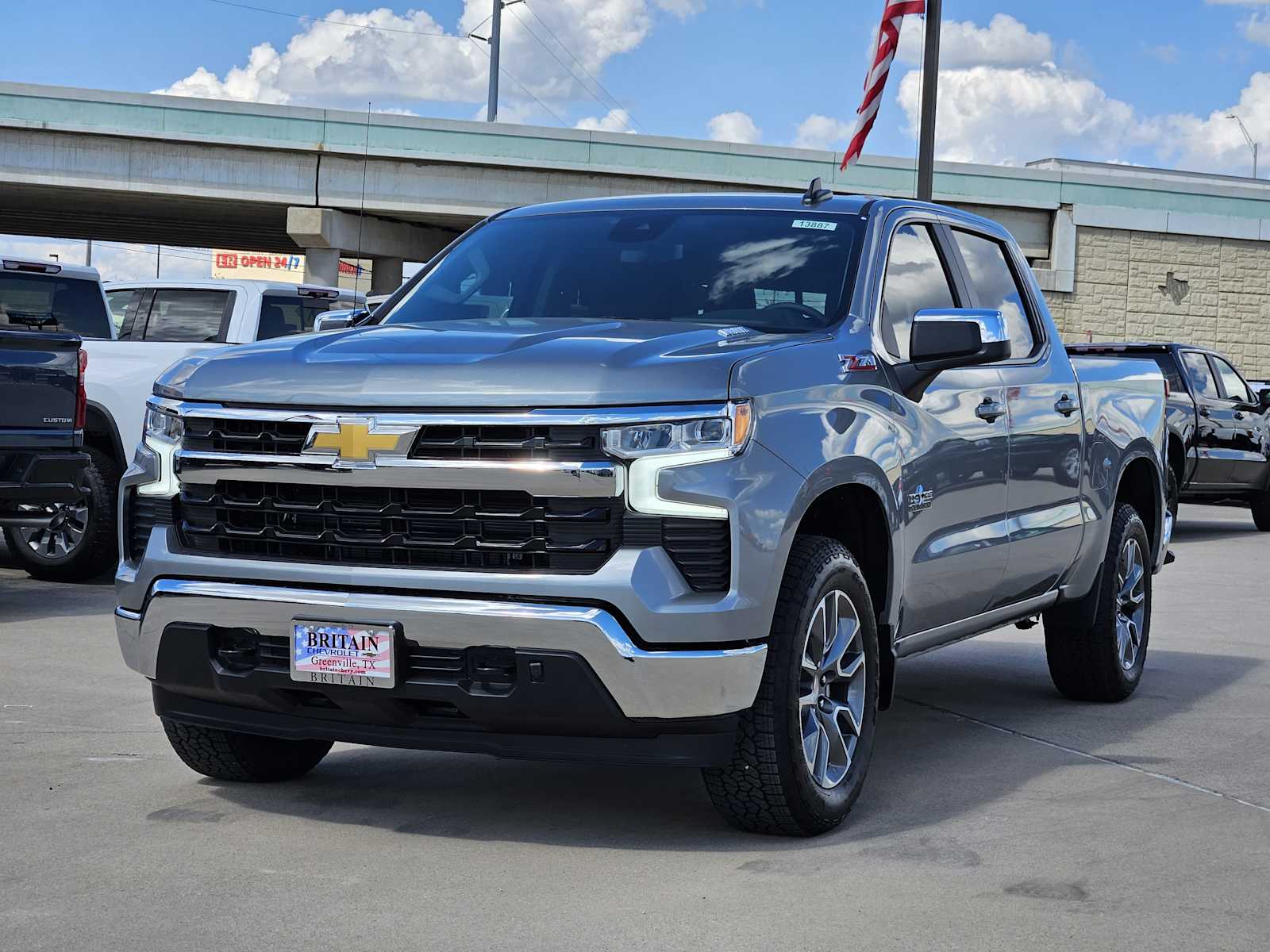 2026 Chevrolet Silverado 1500 LT photo 2