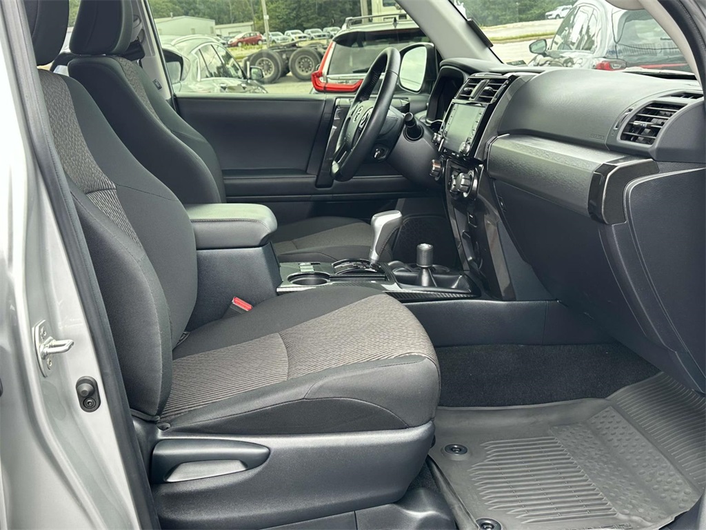 2024 Toyota 4Runner TRD Off-Road photo 6