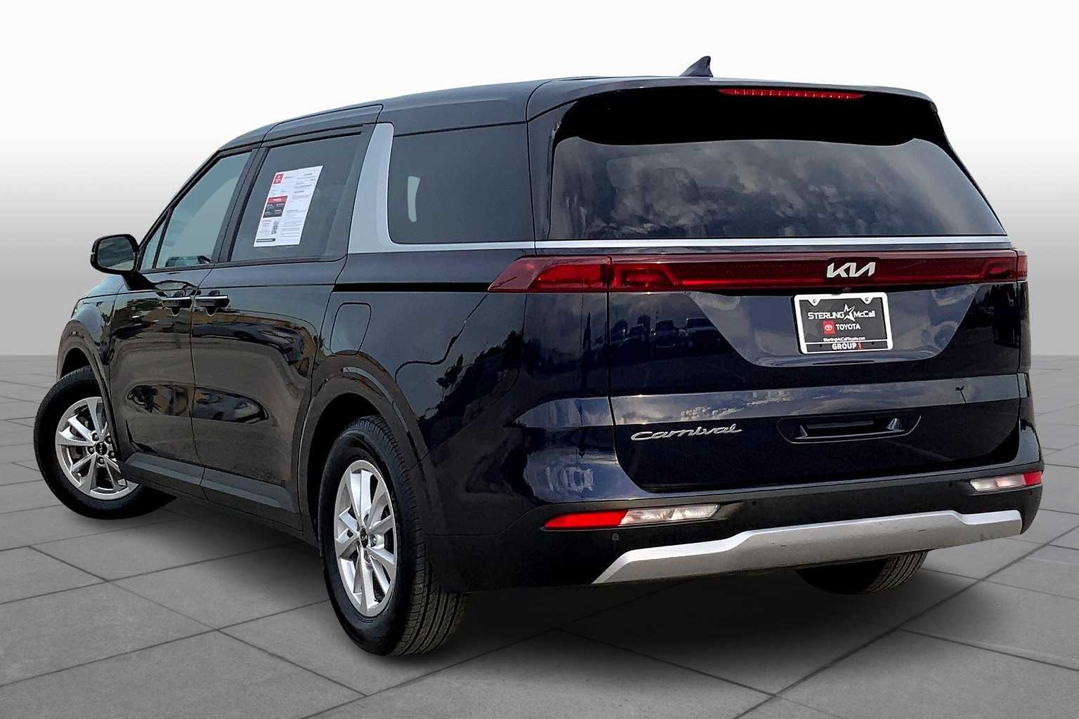 2022 Kia Carnival LXS photo 11