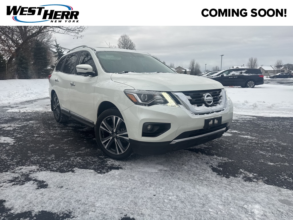 2020 Nissan Pathfinder Platinum's photo