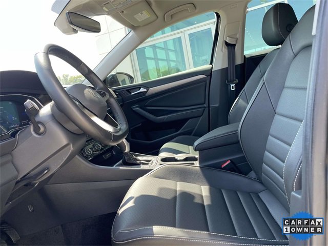 2024 Volkswagen Jetta SE photo 14