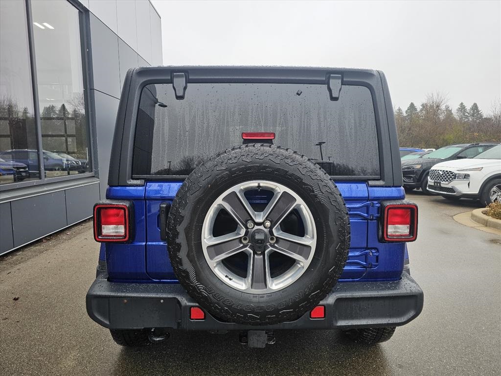 2020 Jeep Wrangler Unlimited Sahara photo 4