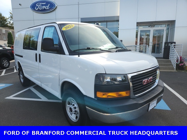 2023 GMC Savana Cargo Work Van's photo