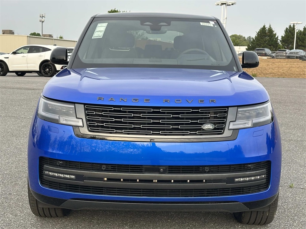 2025 Land Rover Range Rover SE photo 13