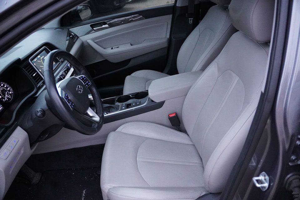2018 Hyundai Sonata Limited photo 2