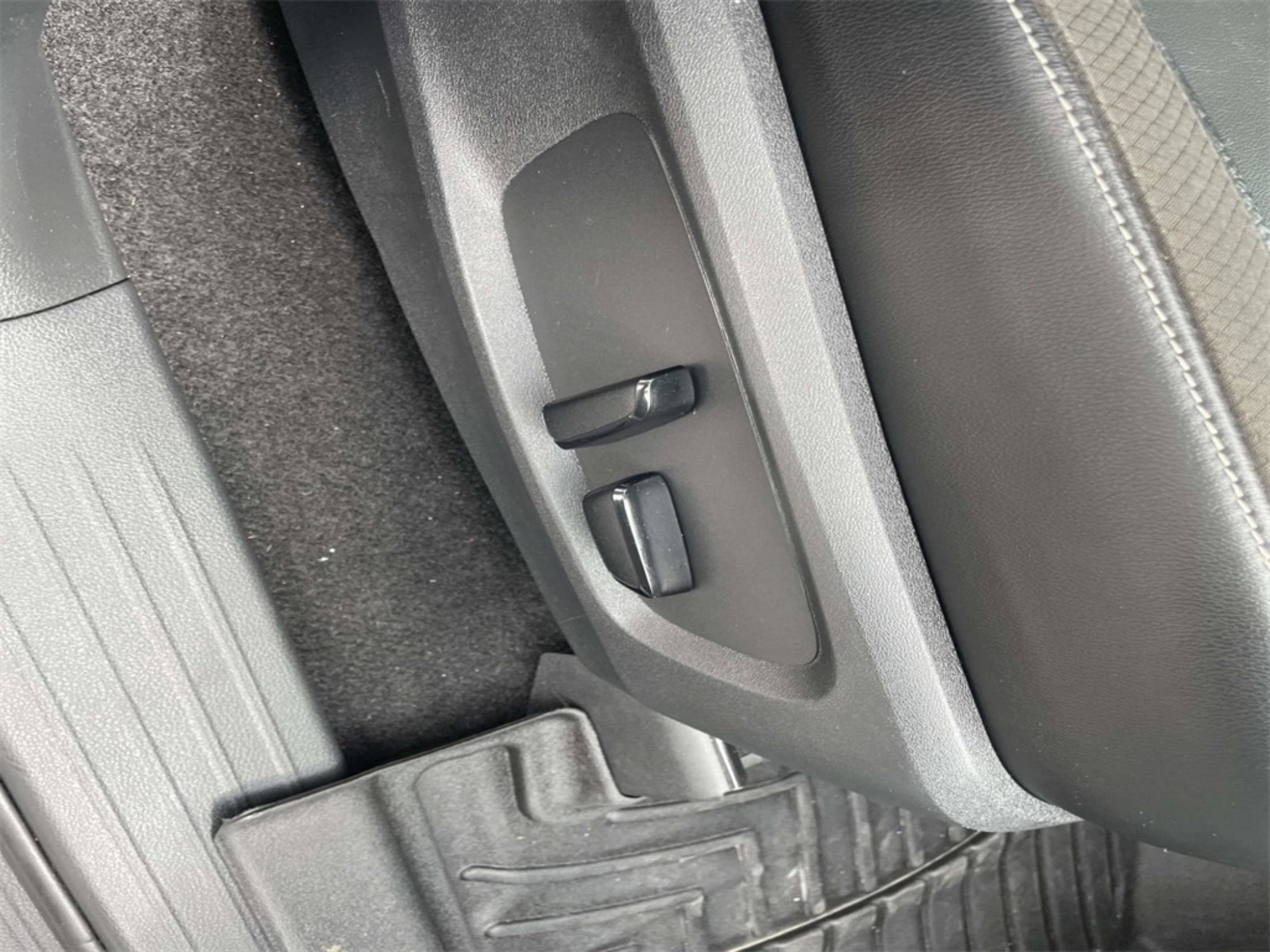 2022 Nissan Pathfinder SL photo 25