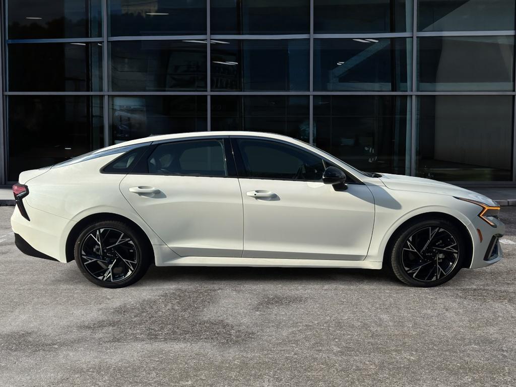 2025 Kia K5 GT-Line photo 4