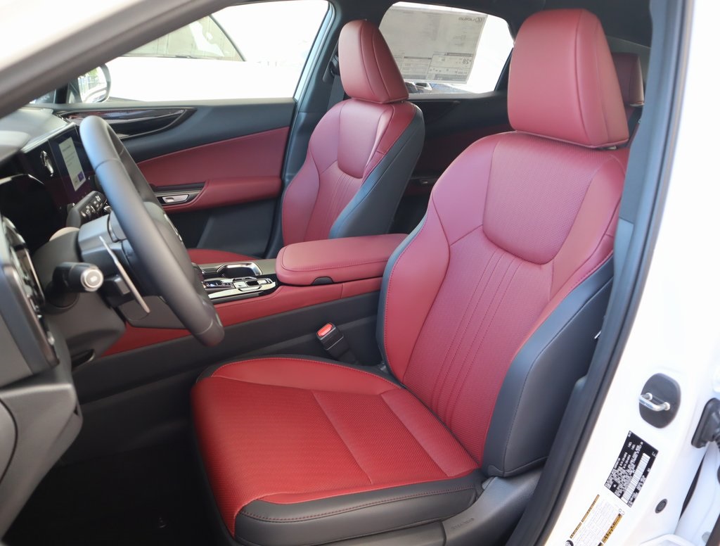 2025 Lexus NX 250 photo 26