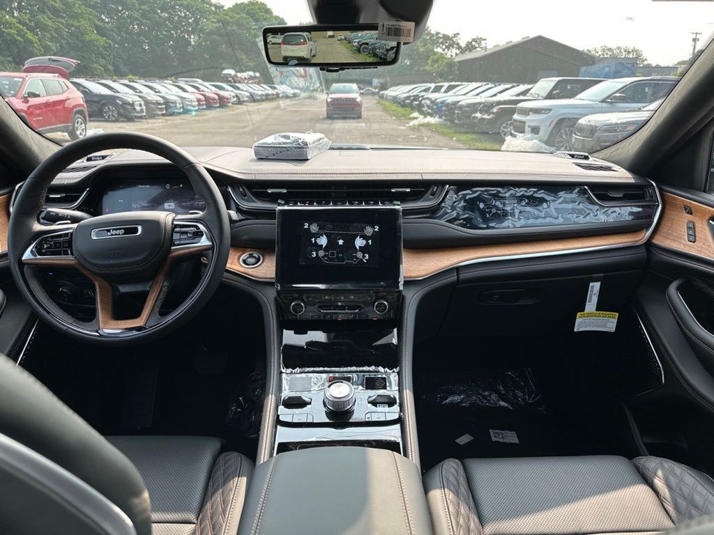 2023 Jeep Grand Cherokee Summit Reserve 4xe photo 14