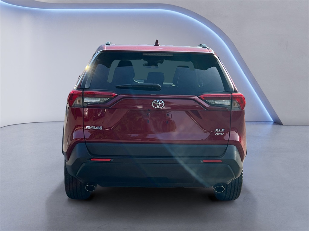 2021 Toyota RAV4 XLE Premium photo 3