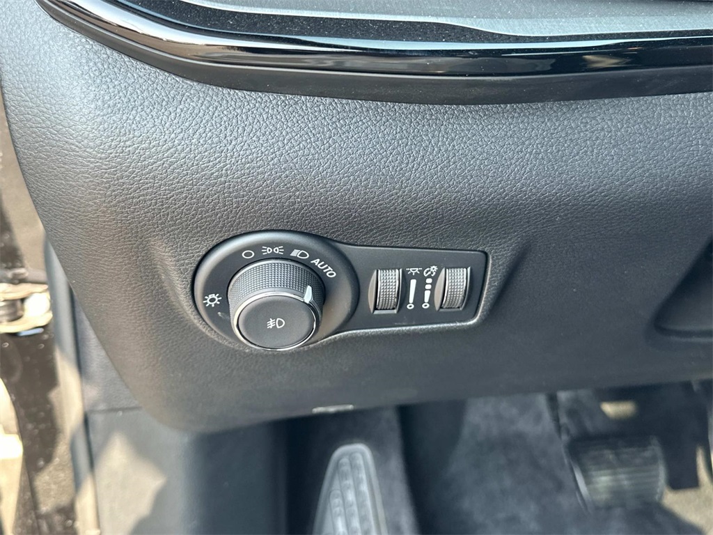 2025 Jeep Compass Limited photo 25