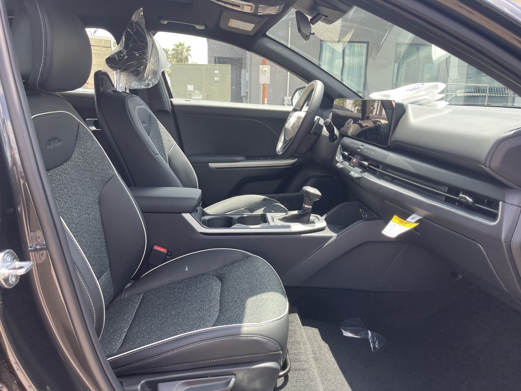 2025 Kia K4 GT-Line photo 15