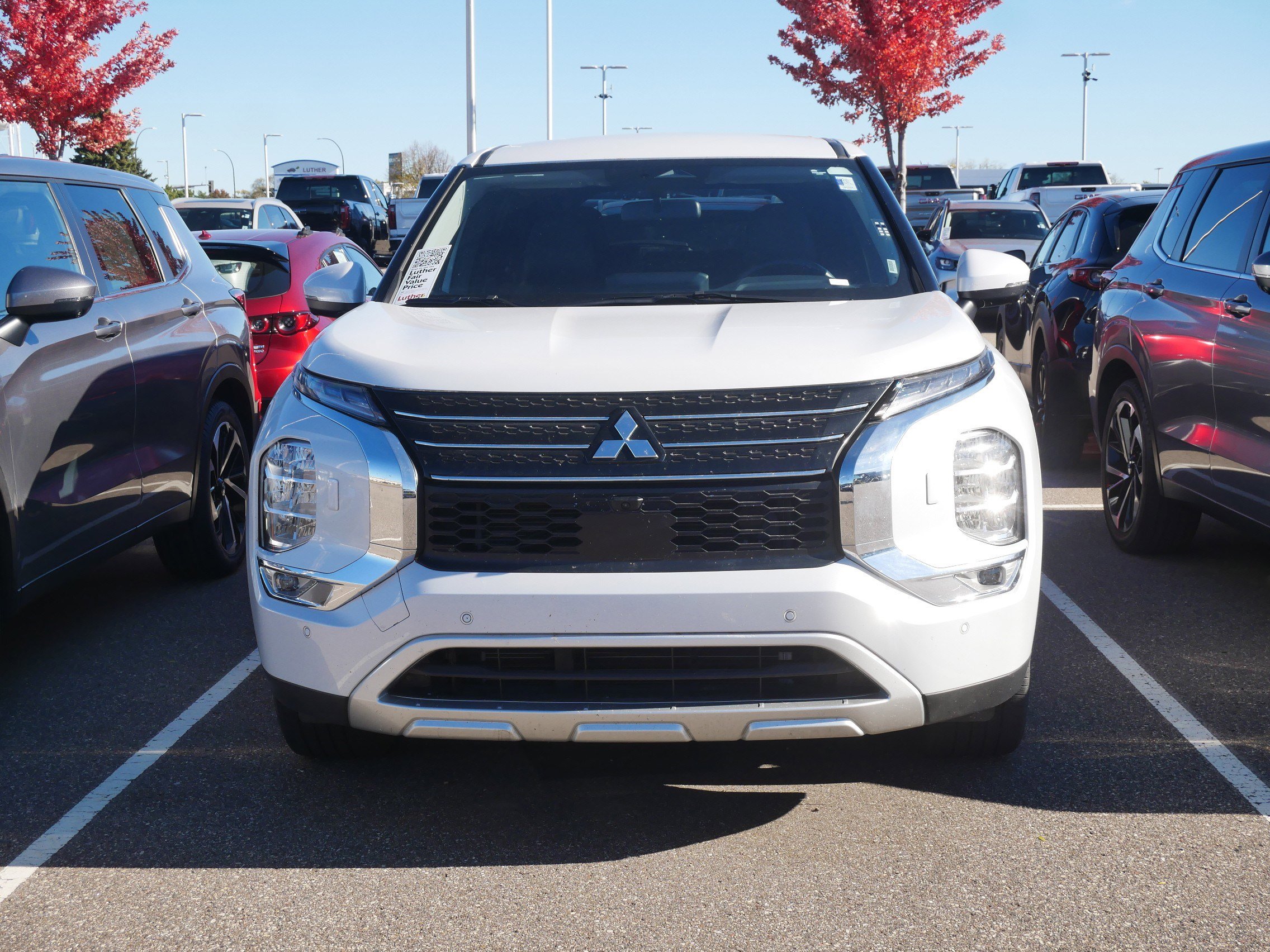 Used 2024 Mitsubishi Outlander SE with VIN JA4J4VA84RZ085535 for sale in Brooklyn Center, Minnesota