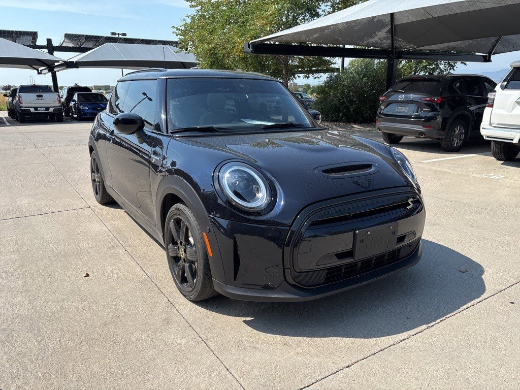 2024 Mini Cooper 2 Door Hardtop SE photo 7