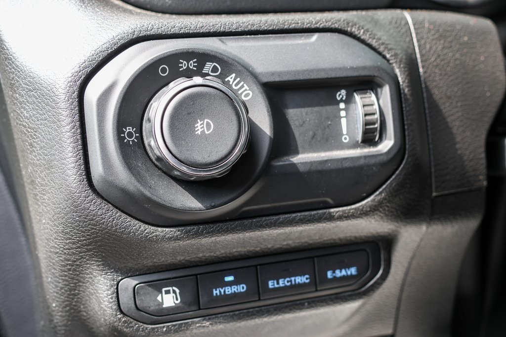 2023 Jeep Wrangler Sahara 4xe photo 24