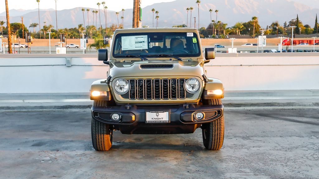 2025 Jeep Gladiator Sport S photo 2