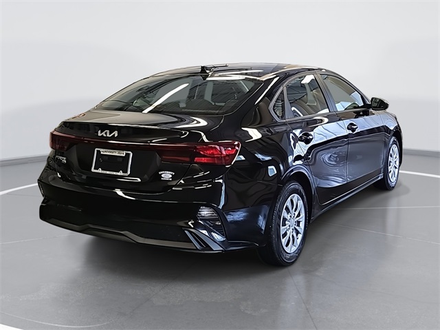 2024 Kia Forte LX photo 3