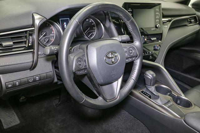 2022 Toyota Camry SE photo 21