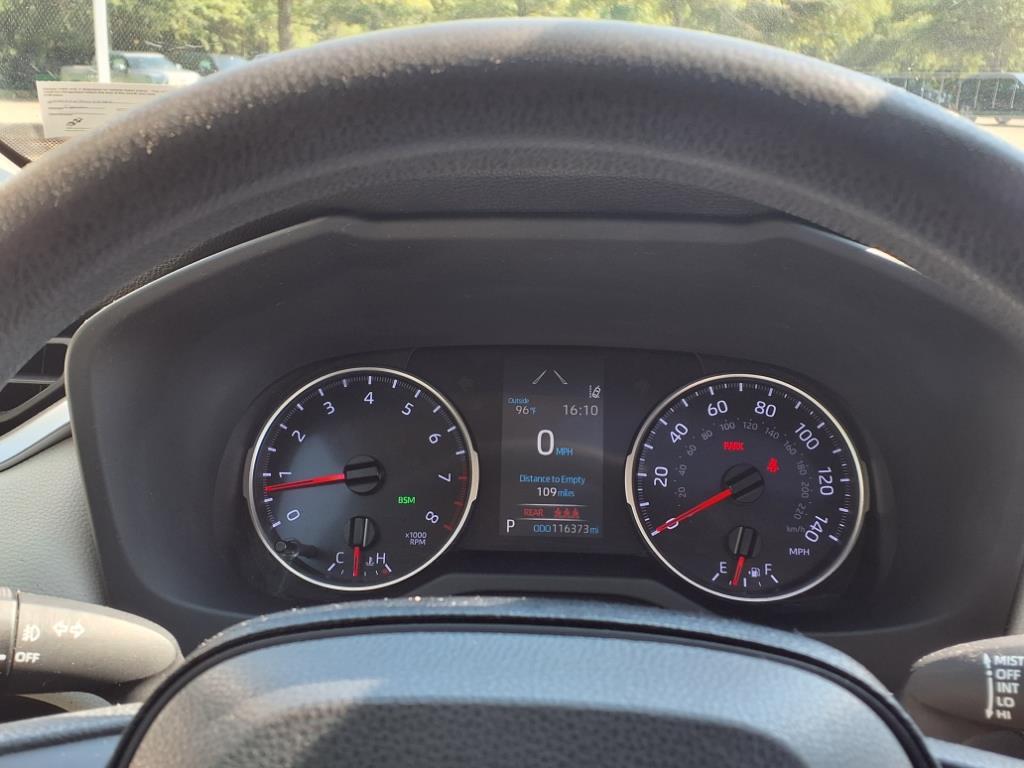 2019 Toyota RAV4 XLE photo 16