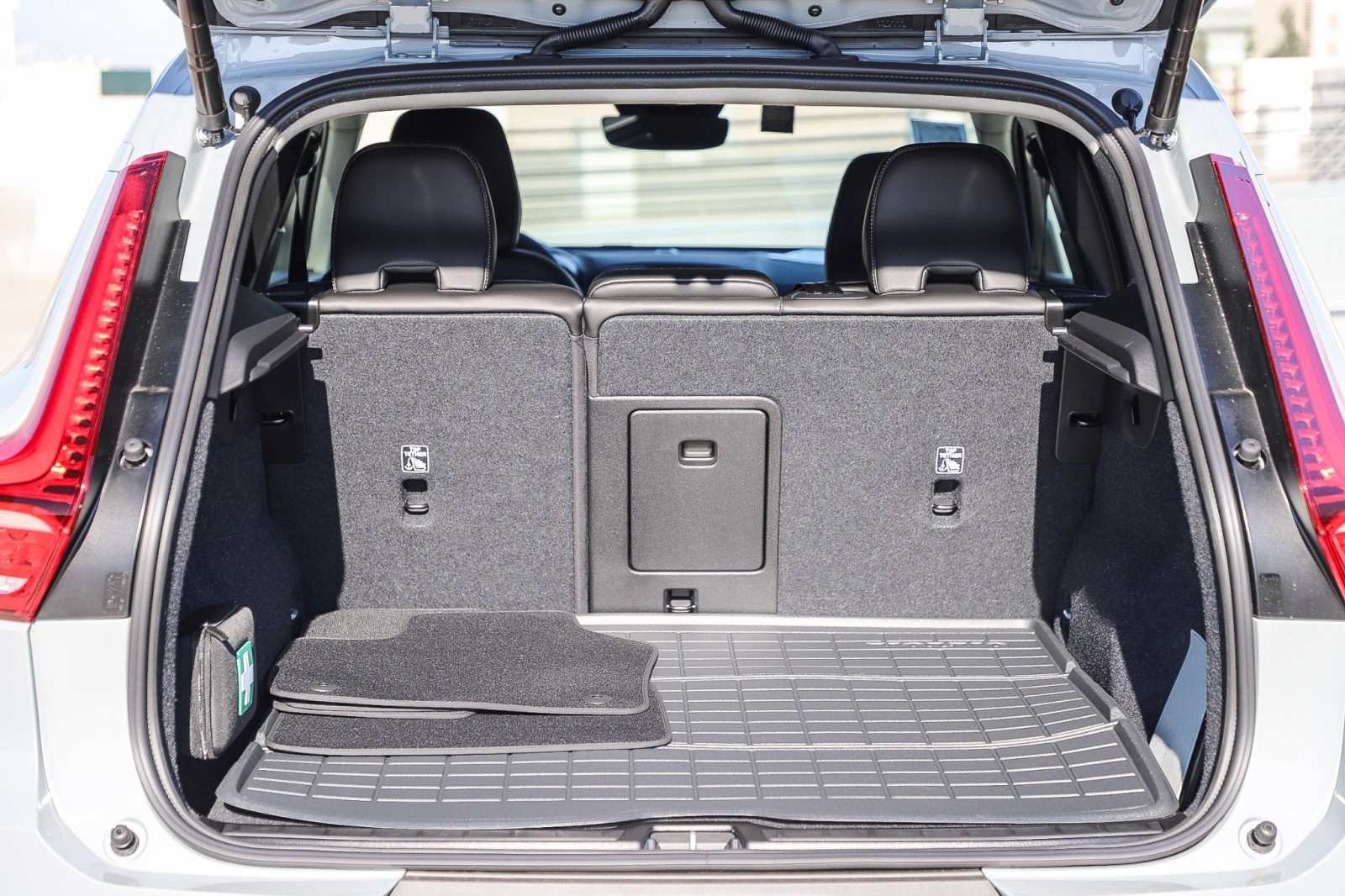 2025 Volvo XC40 Core photo 28