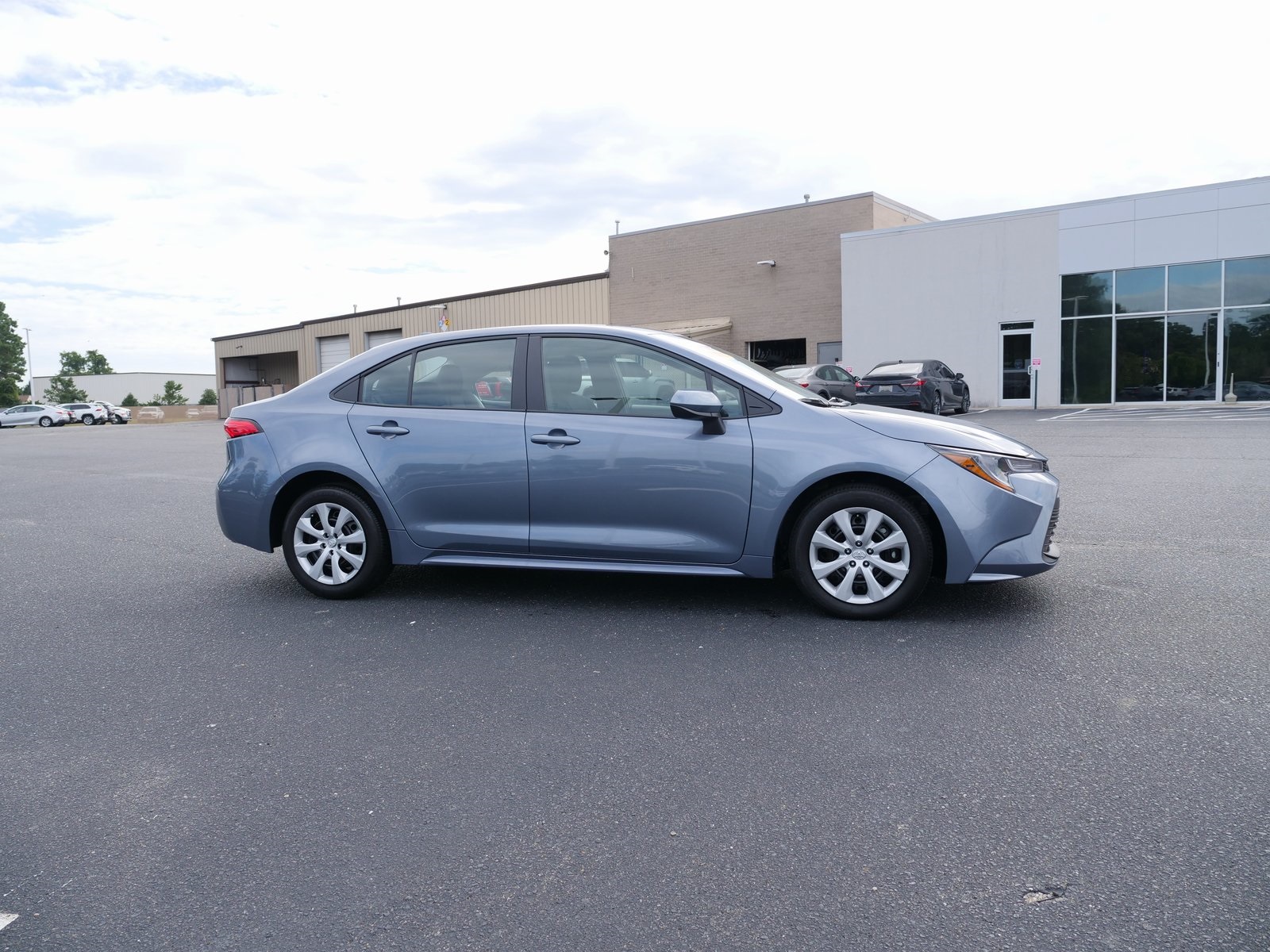 2025 Toyota Corolla LE's photo