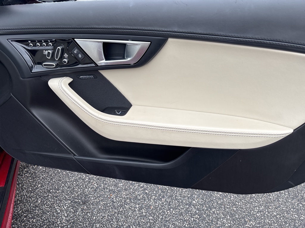 2016 Jaguar F-TYPE S photo 18
