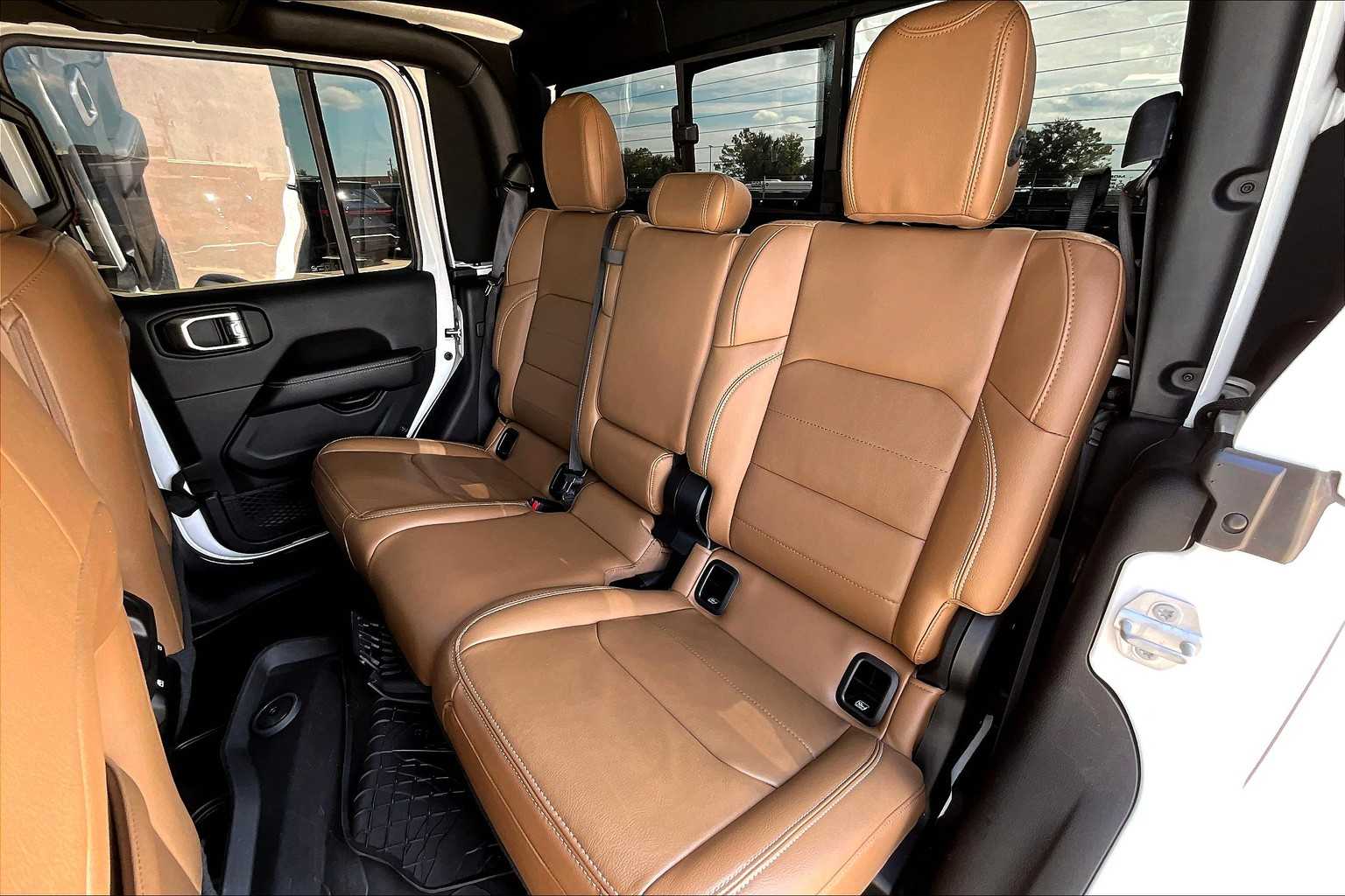 2022 Jeep Gladiator Overland photo 18