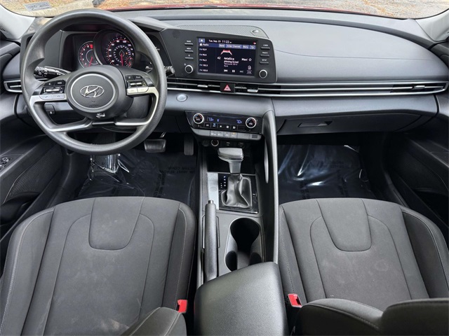 2023 Hyundai Elantra SEL photo 17