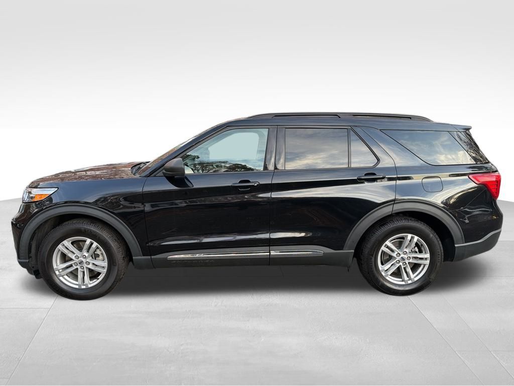 2022 Ford Explorer XLT photo 2