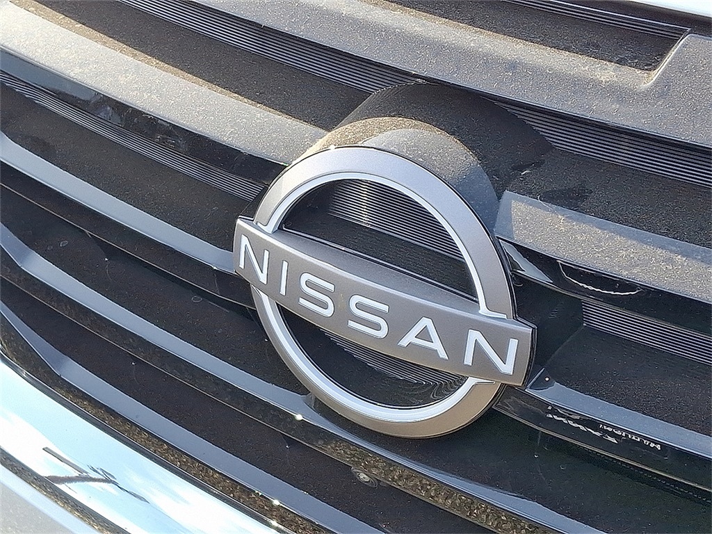 2025 Nissan Pathfinder Platinum photo 5