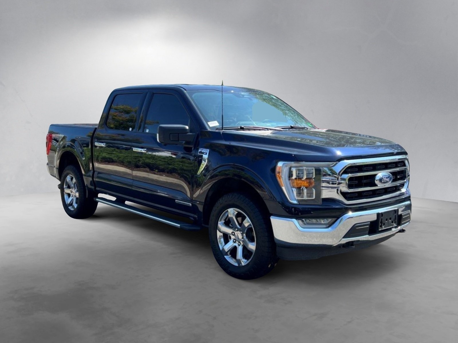 2022 Ford F-150 XLT photo 2