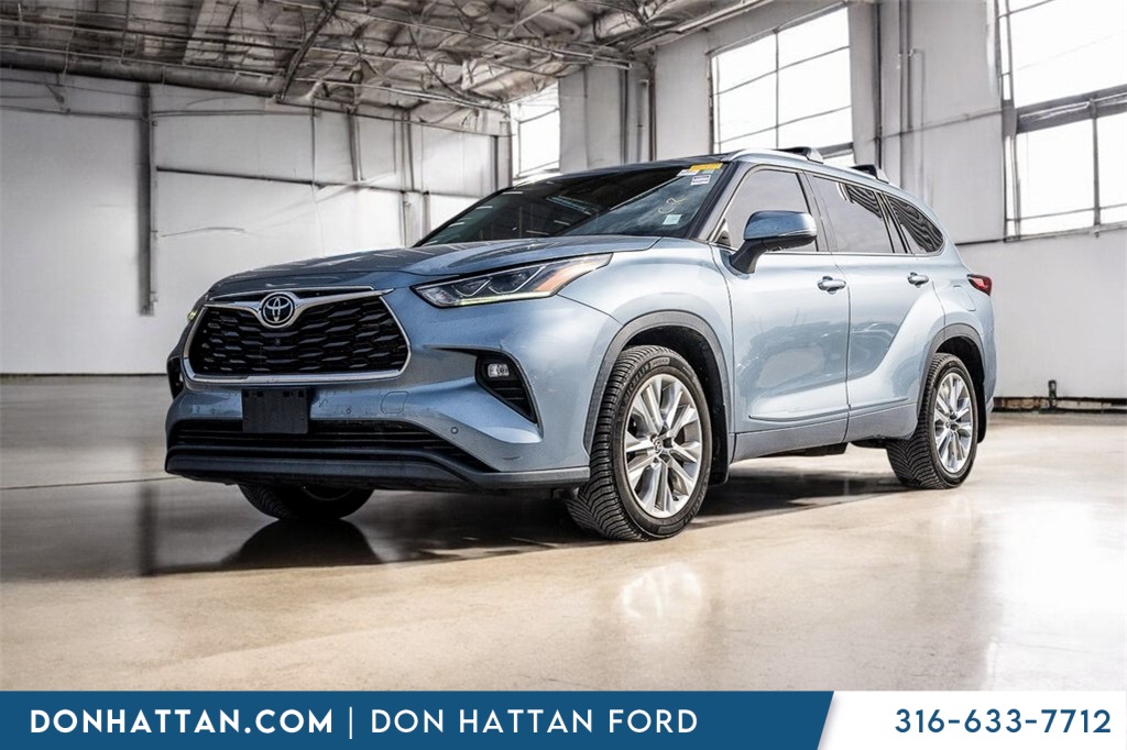 2022 Toyota Highlander Limited's photo