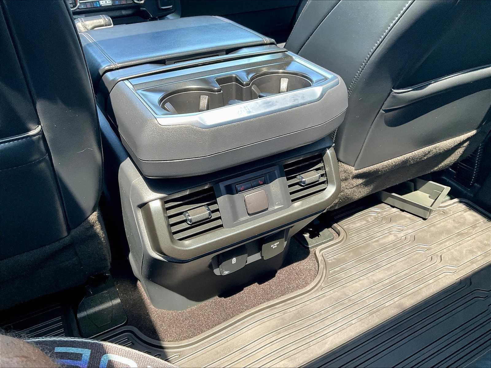 2021 Ford F-150 Raptor photo 25