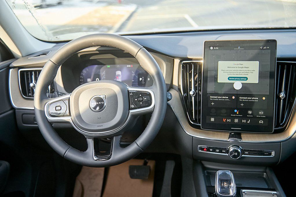 2026 VOLVO XC60 - Image 24