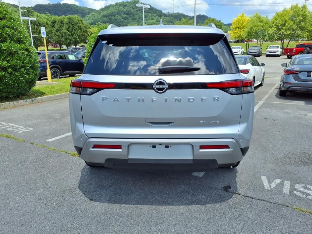2025 Nissan Pathfinder SL photo 4
