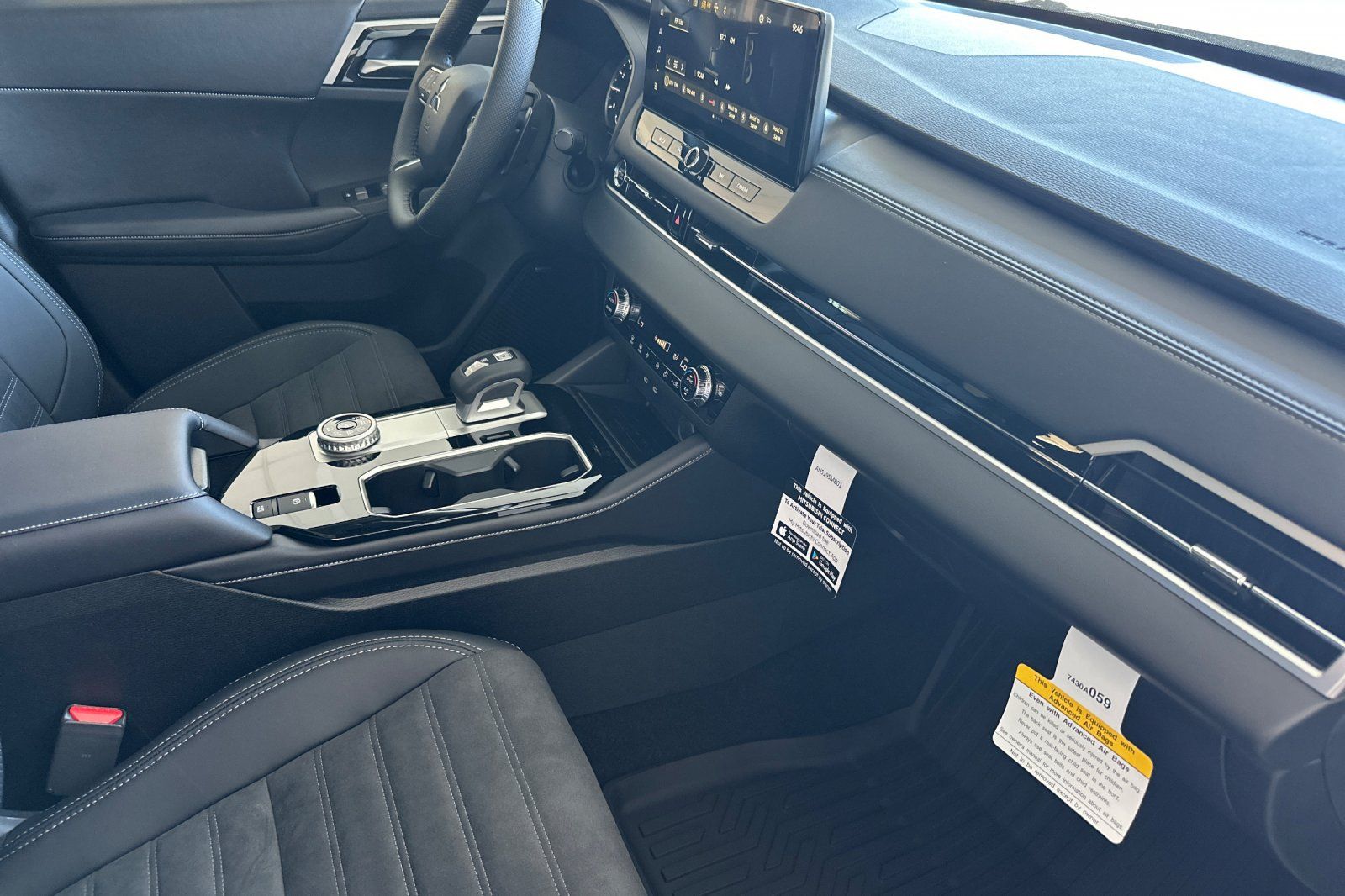 2025 Mitsubishi Outlander SE photo 14