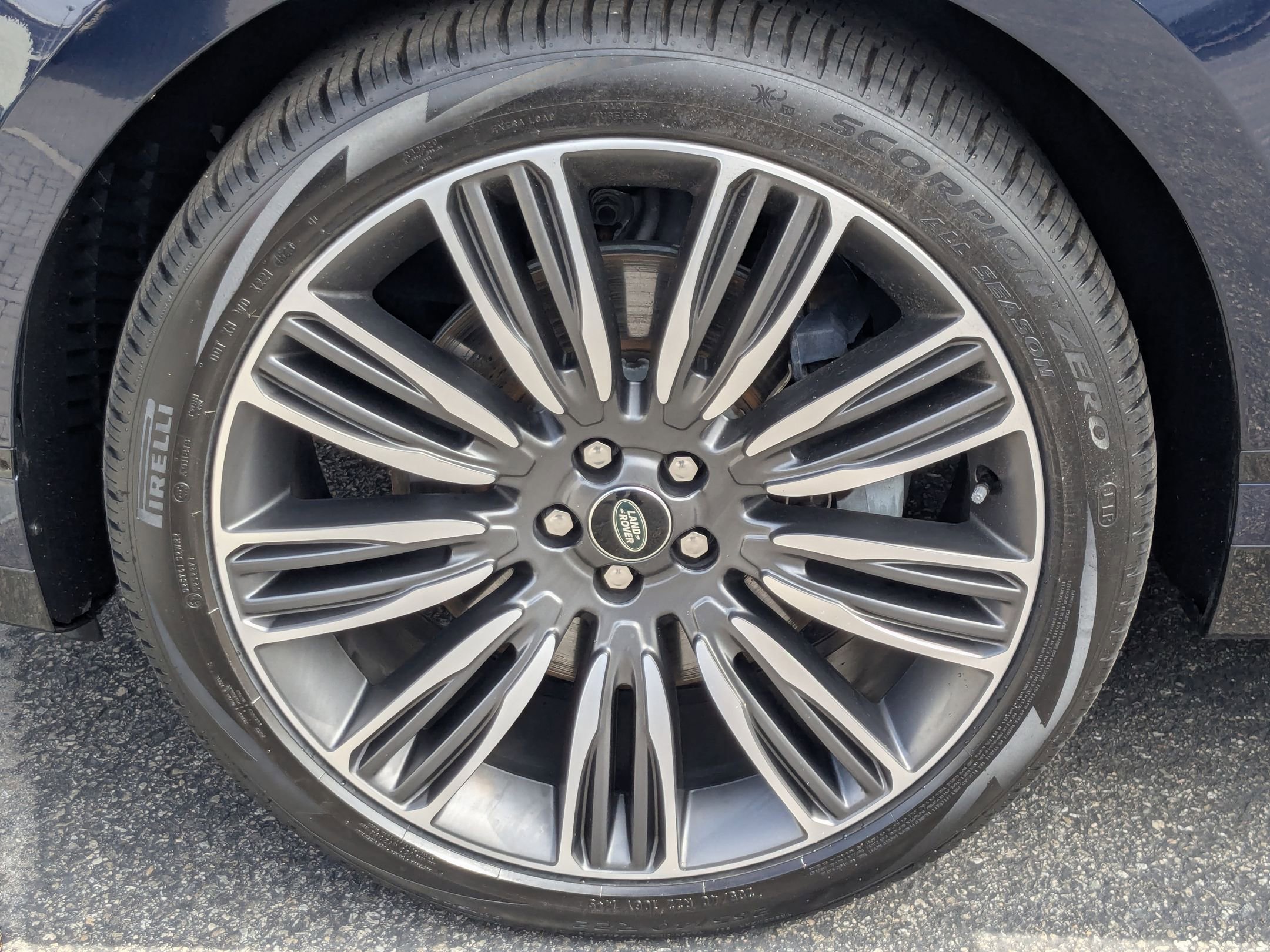 2023 Land Rover Range Rover Velar R-Dynamic S photo 24