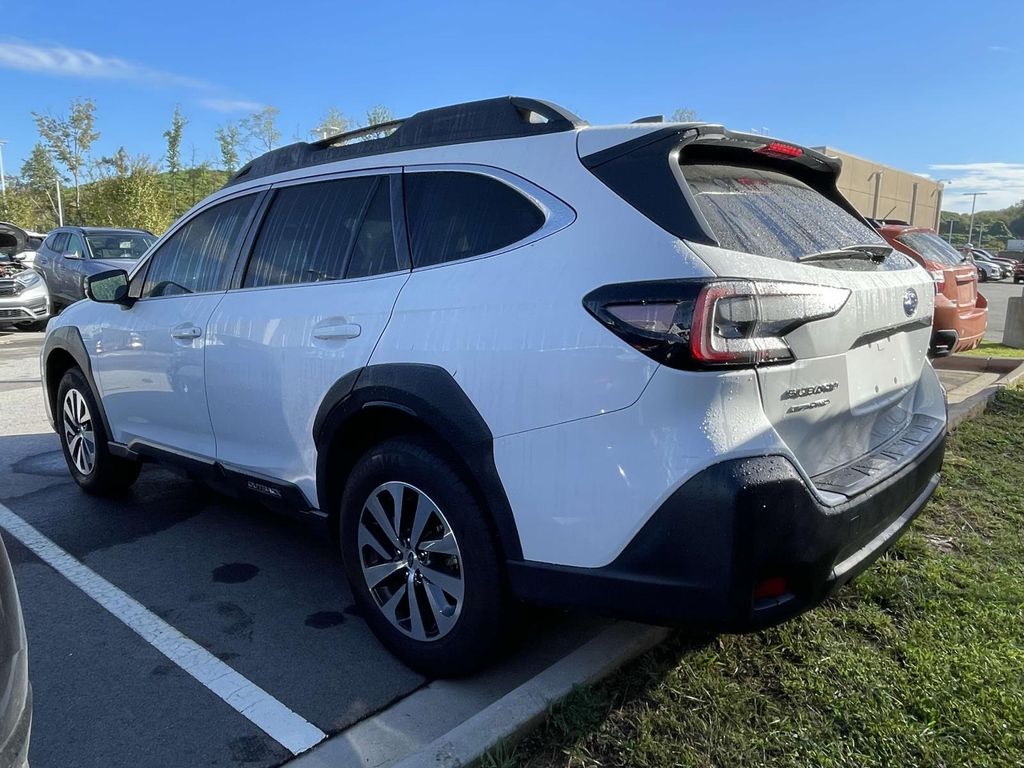 2024 Subaru Outback Premium photo 3