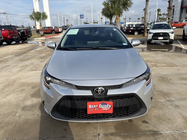 2022 Toyota Corolla LE photo 2