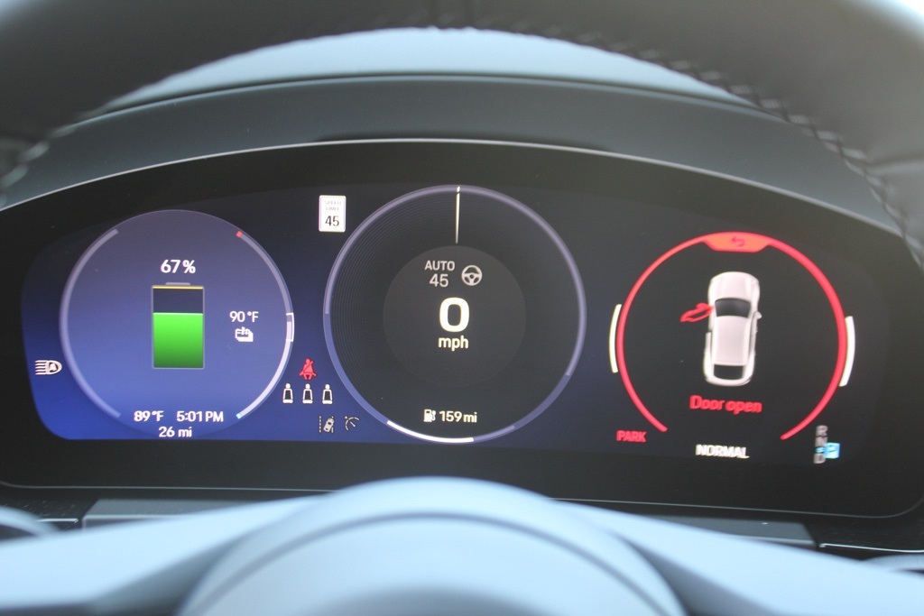 2025 Porsche Macan Electric photo 18