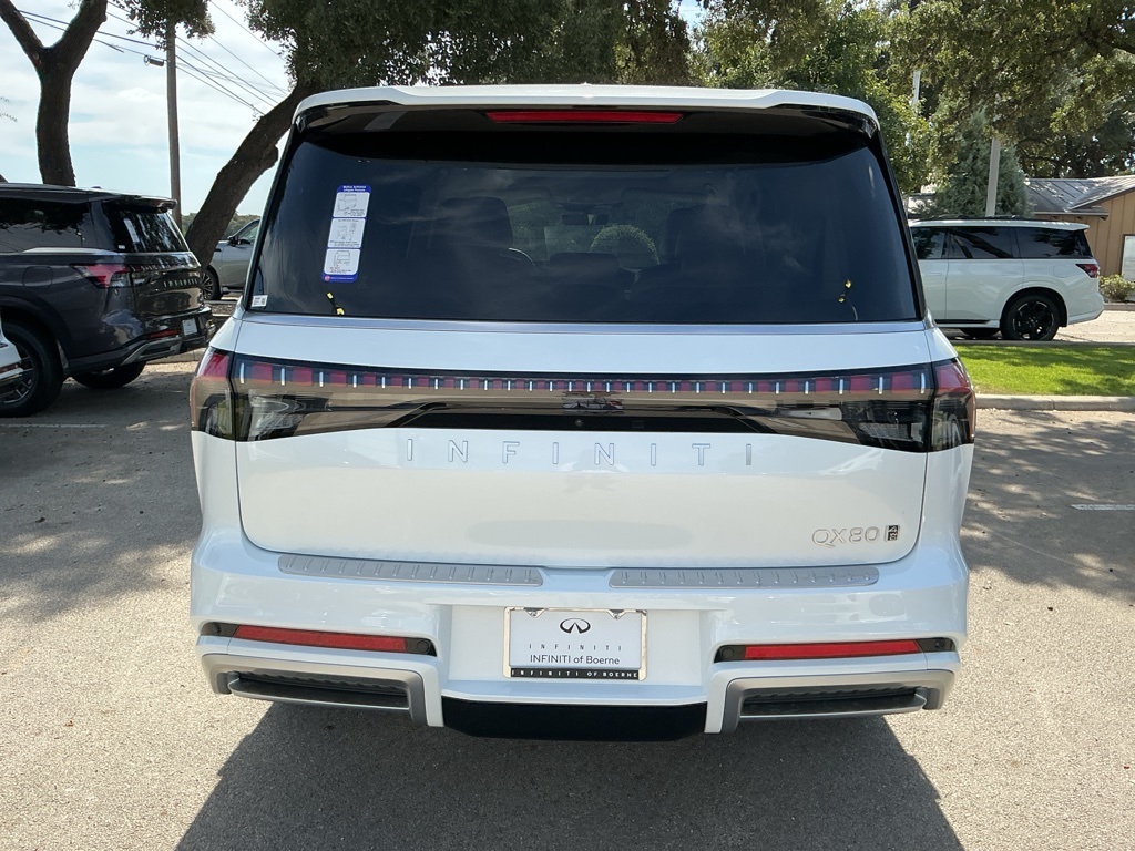 2026 Infiniti QX80 Luxe photo 4