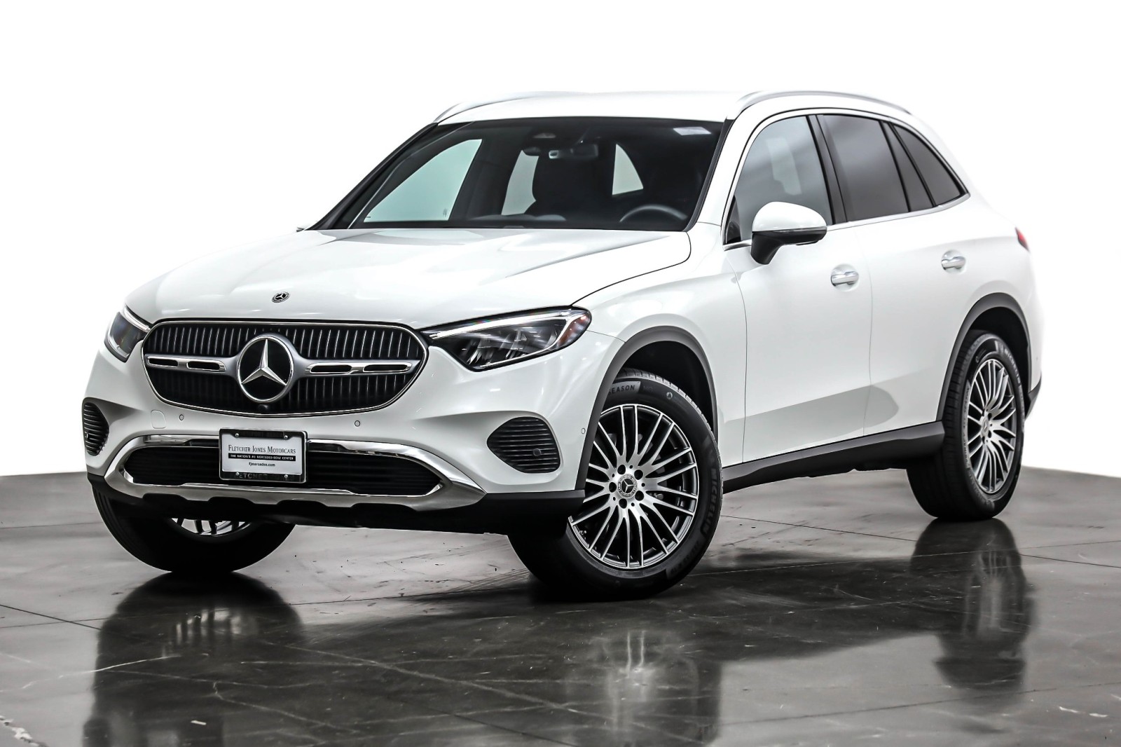 2025 Mercedes Benz GLC 300 photo 2