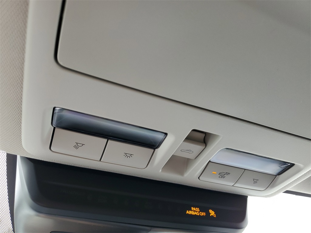 2025 Mazda CX-50 Premium Plus photo 25