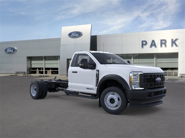 2025 Ford F-450 photo 7
