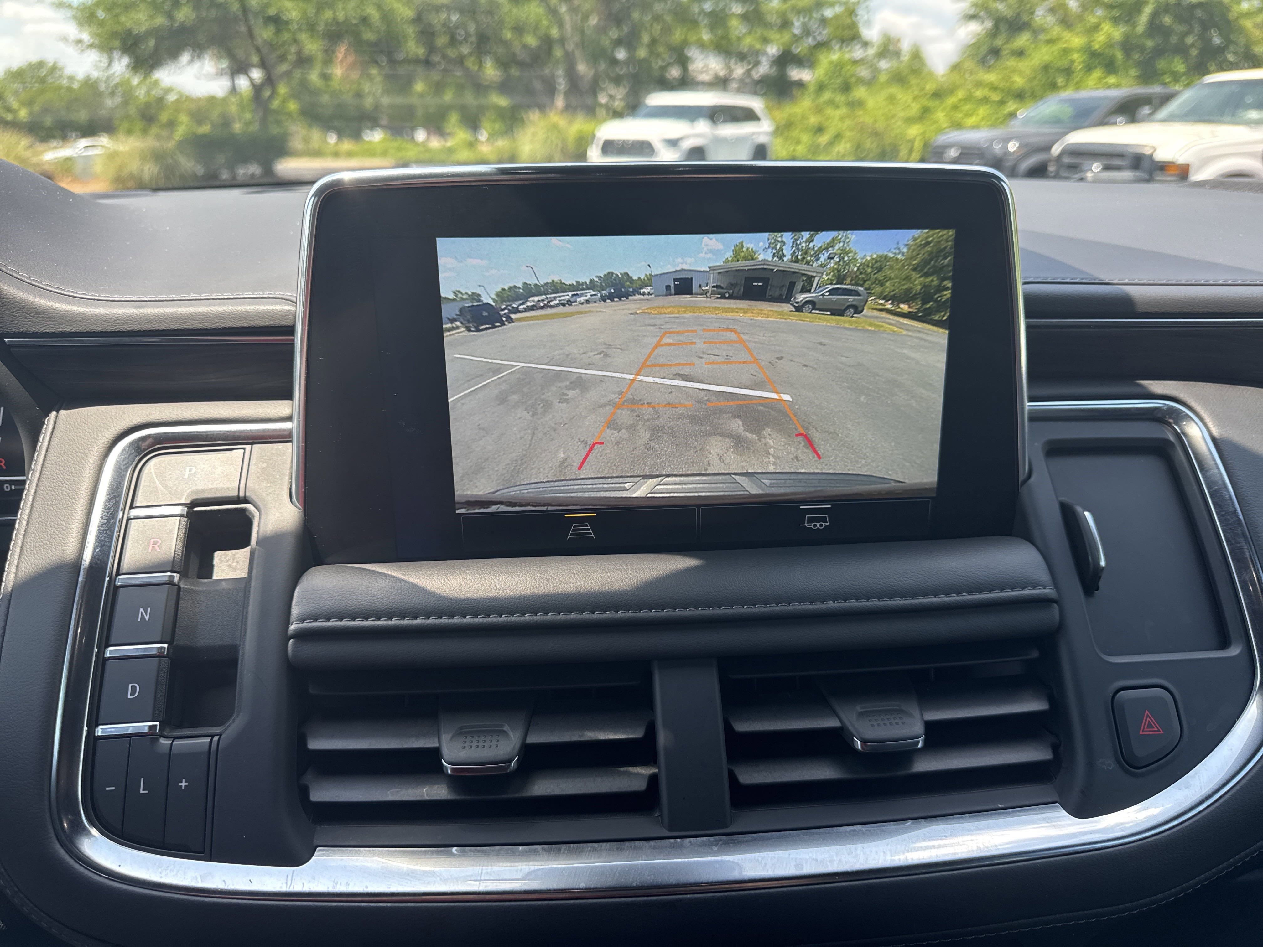 2023 Chevrolet Suburban LT photo 13