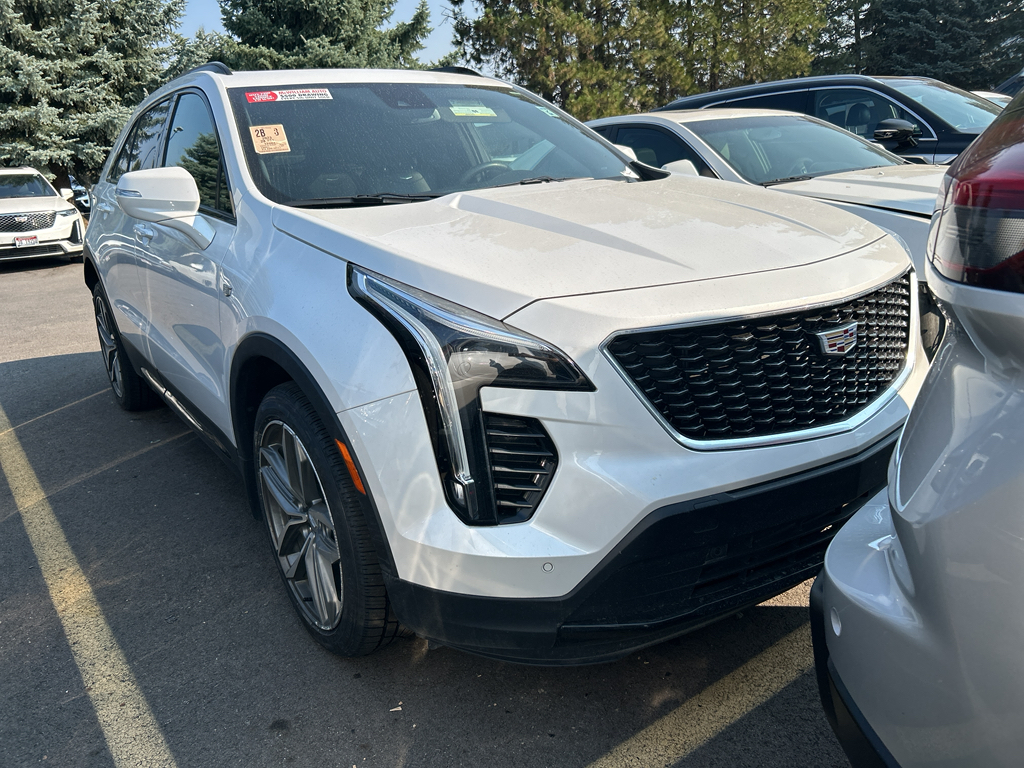 2023 Cadillac XT4 Sport photo 2