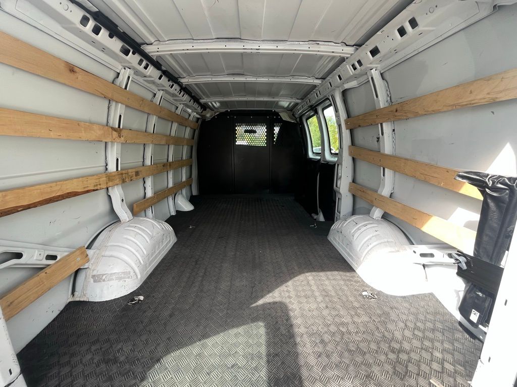 2023 Gmc Savana 2500 Cargo photo 22