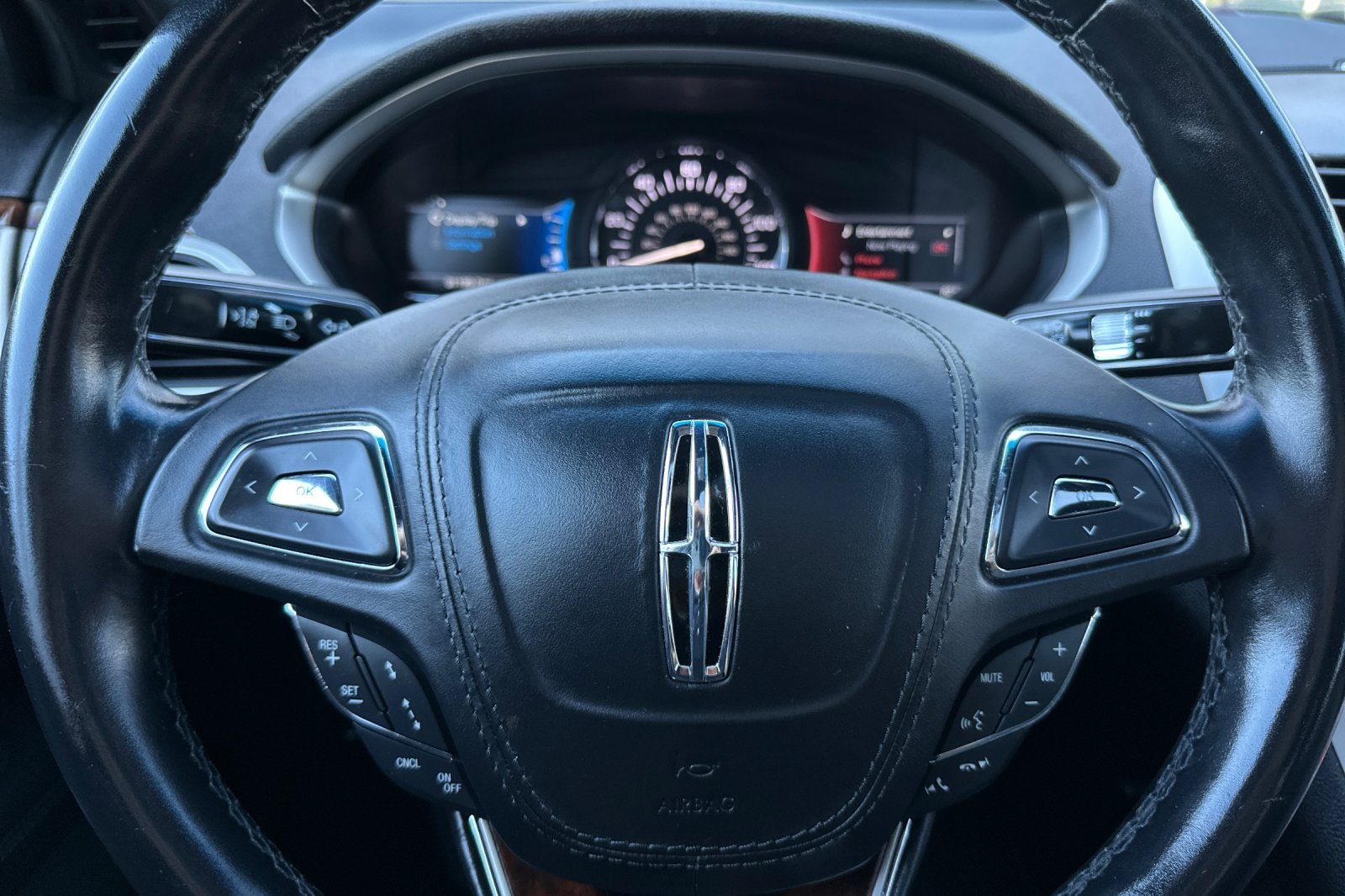 2020 Lincoln MKZ Hybrid Reserve photo 22