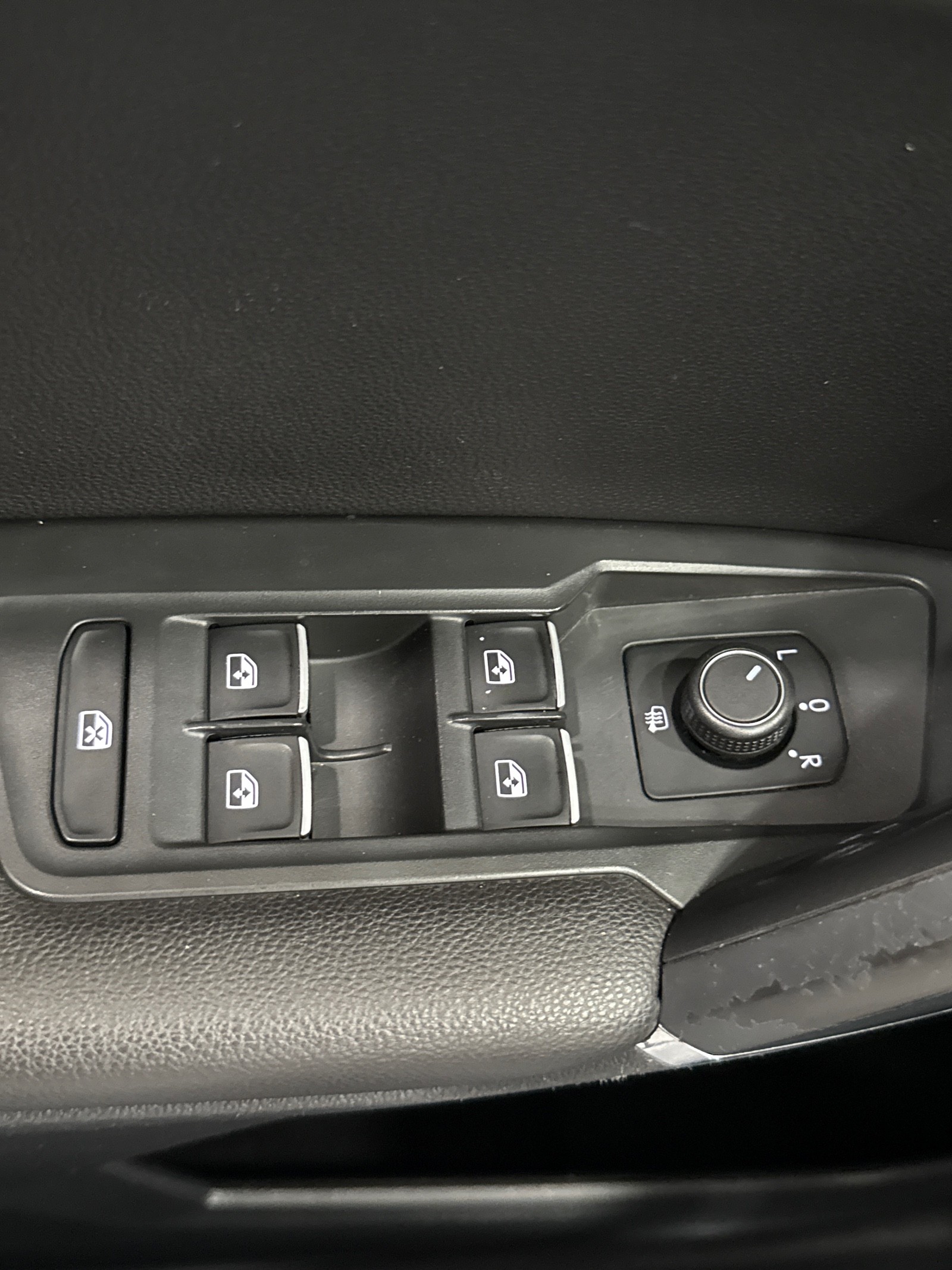 2018 Volkswagen Tiguan SE photo 27
